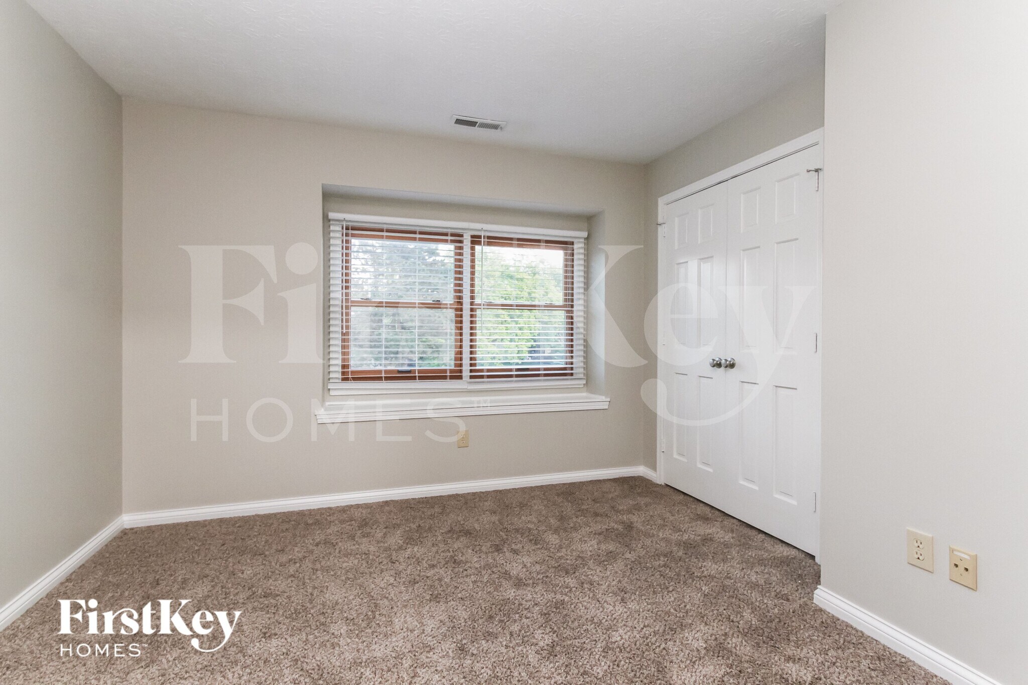 Building Photo - 458 Pebble Way