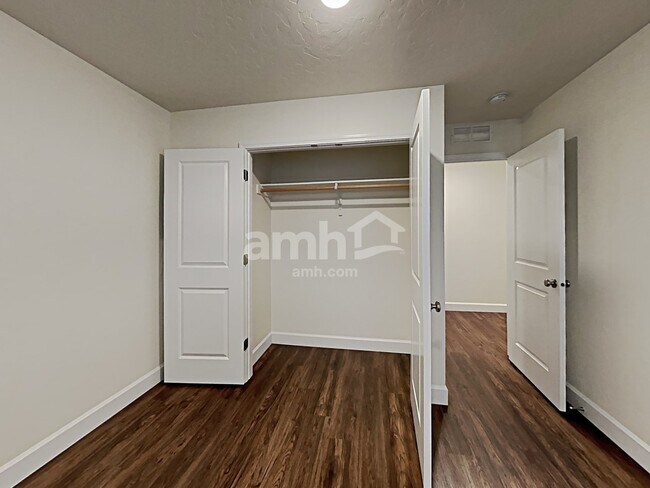 Building Photo - 9429 W Chino St