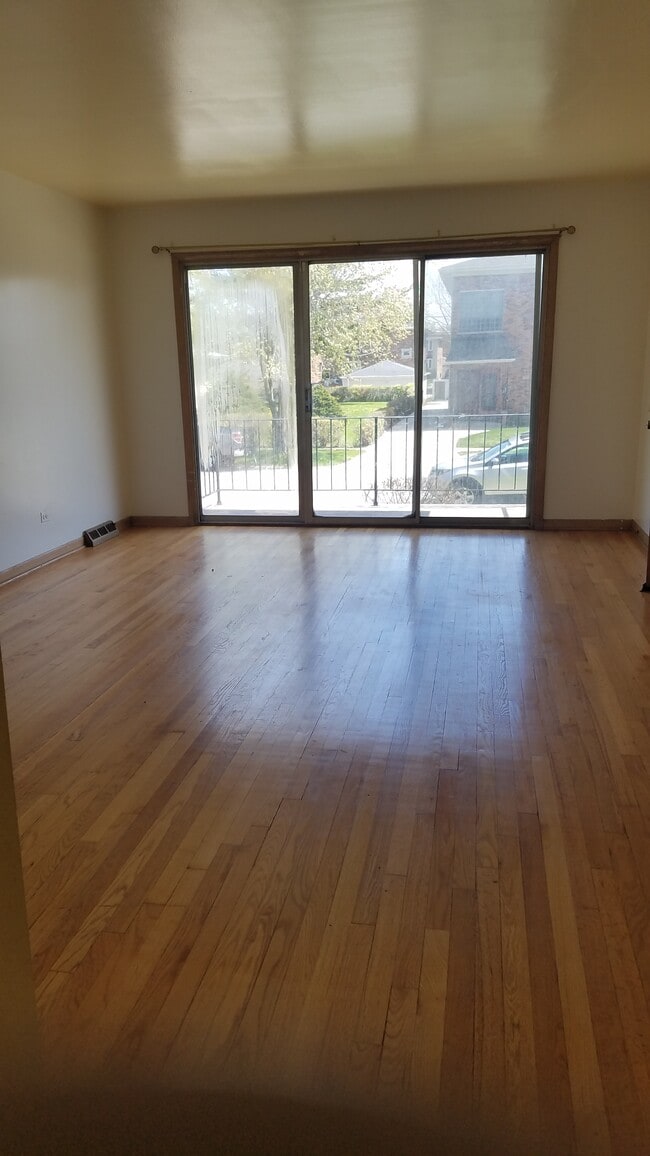 Building Photo - 400 Prairie Ave