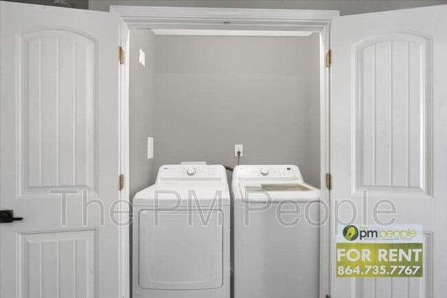 Building Photo - 501 S E St