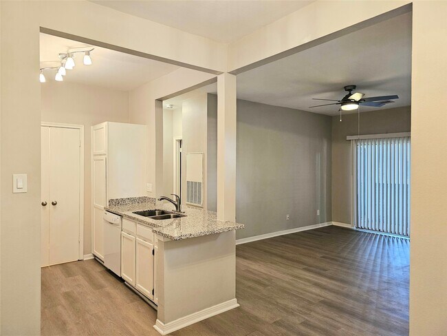Building Photo - 3500 Tangle Brush Dr