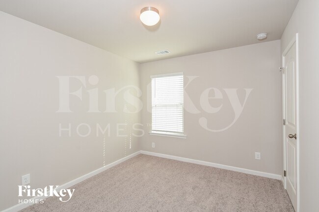 Building Photo - 4954 Hillstone Dr