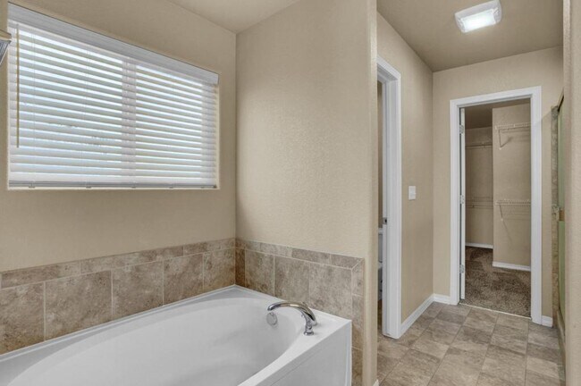 Building Photo - 6507 Donahue Drive