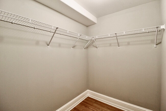 Building Photo - 5528 S Indiana Ave