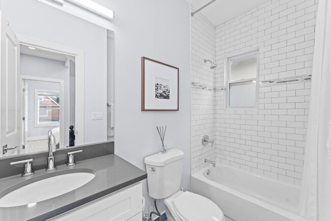 Building Photo - 76 Condict St