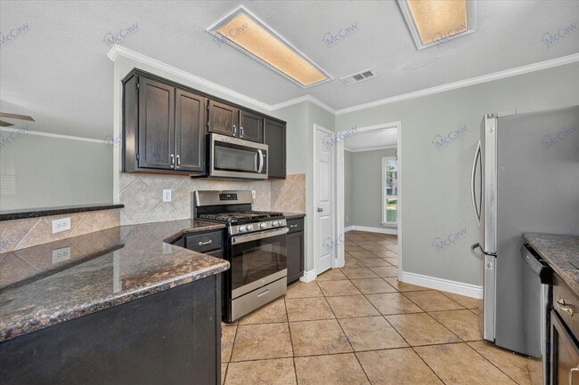 Building Photo - 333 Stately Oak Ln