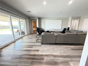 Building Photo - 8480 Warbonnet Way