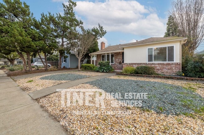 Building Photo - Tahoe Park Charmer with remodeled kitchen