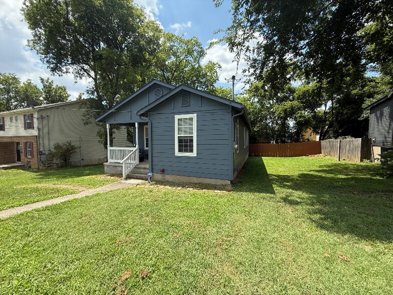 Building Photo - 1326 Pennock Ave
