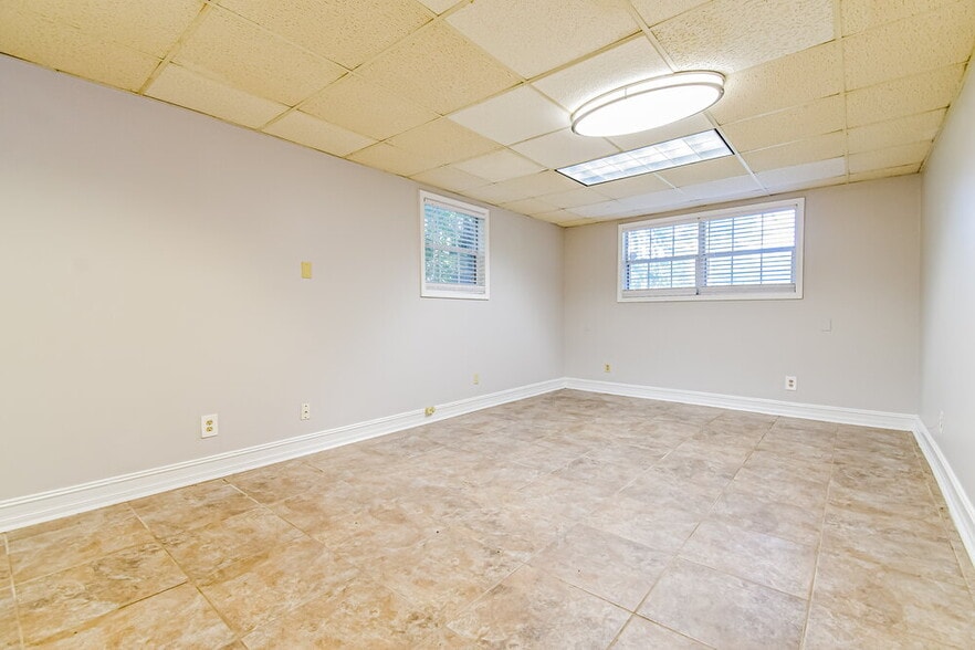 Building Photo - 1216 Gallatin Ct