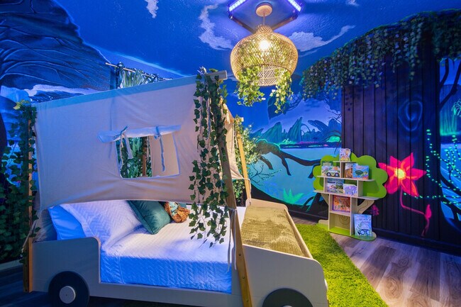 Building Photo - 4761 Kings Castle Cir