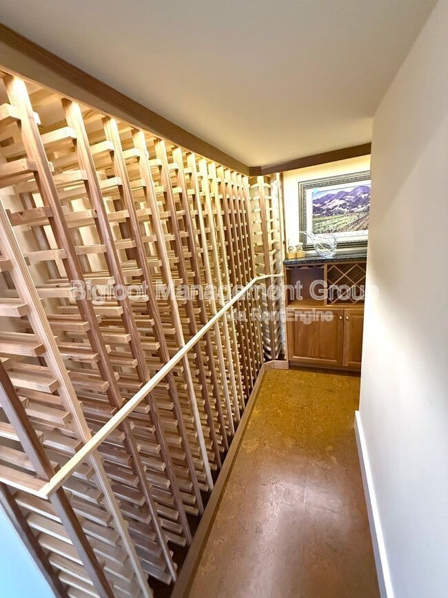 Building Photo - 24 Reeders Village Dr