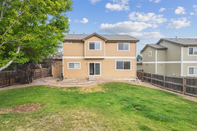 Building Photo - Like New 4br/2.5ba near I-25 & Lincoln Ave