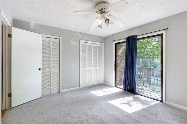 Building Photo - 648 Cleburne Terrace NE