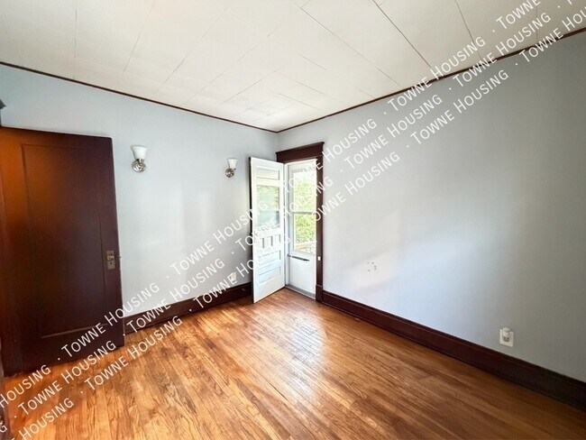 Building Photo - 418 Colvin Ave