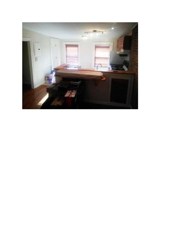 Building Photo - 245 7th St