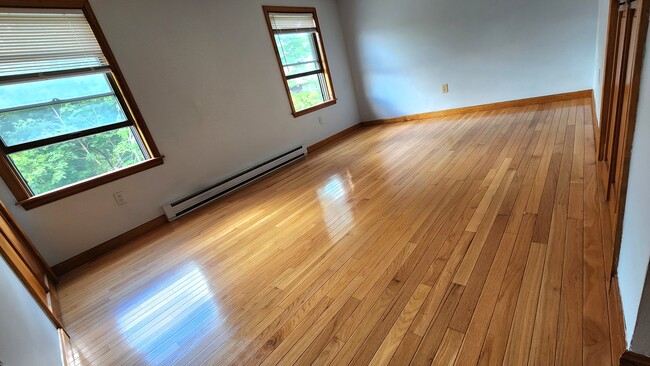 Building Photo - 237 Allen Ave