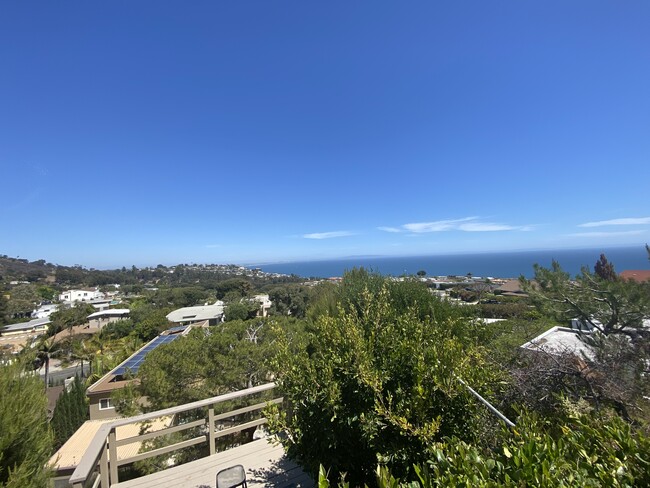 PANORAMIC OCEAN VIEWS - 3440 Shoreheights Dr