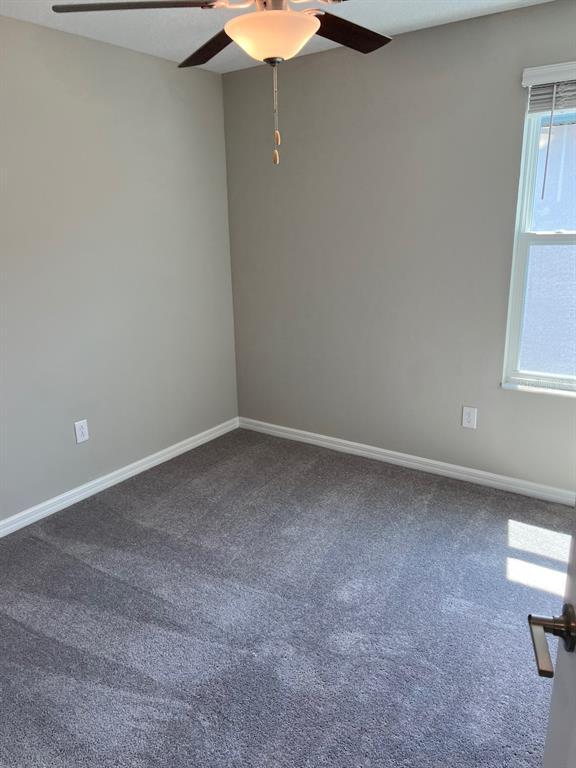 Building Photo - 580 Royal Empress Dr