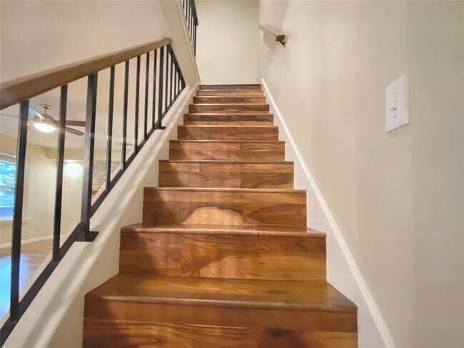 Building Photo - 8303 Alabama Dr