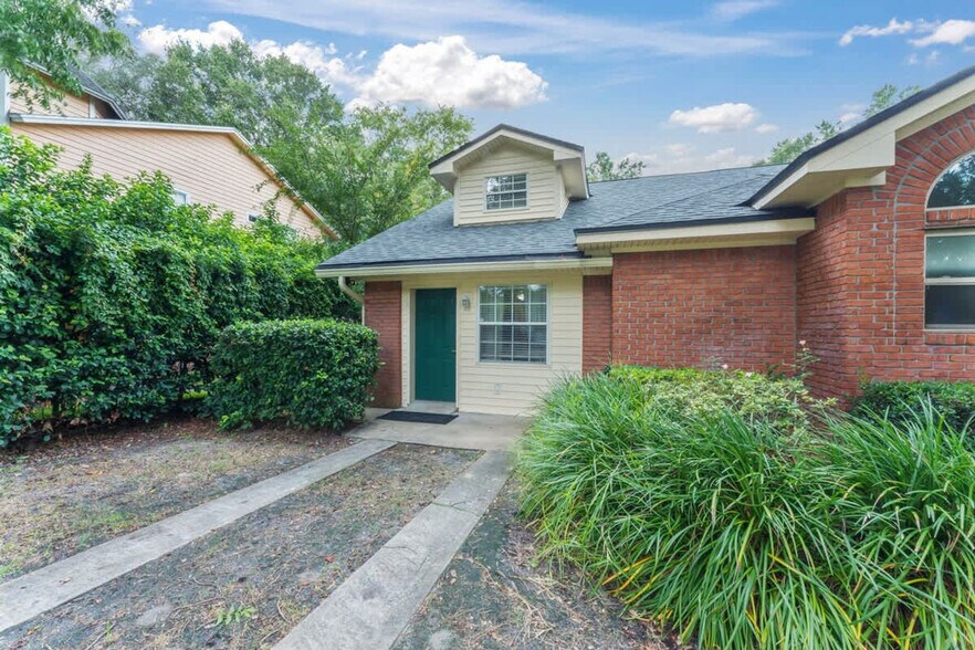 Building Photo - 15652 Coastal Ln