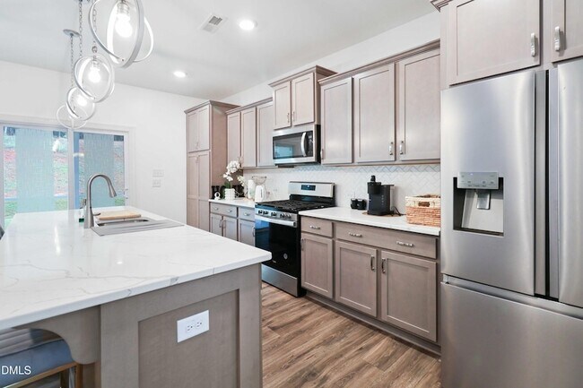 Building Photo - 396 Bent Willow Dr