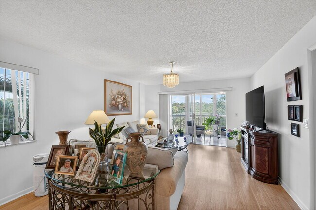 Building Photo - 3146 Via Poinciana