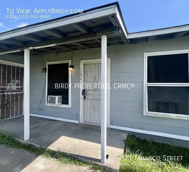 Building Photo - Charming 2-Bedroom Duplex in San Antonio -...