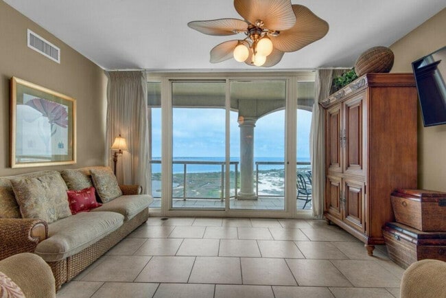 Building Photo - 2 Portofino Dr