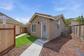 Building Photo - 2423 Smokewood Pl