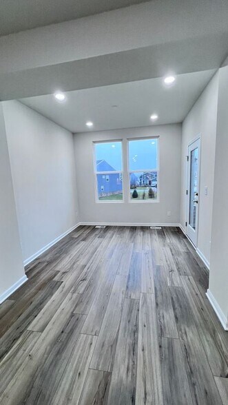 Building Photo - 1422 Superior Dr