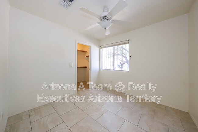 Building Photo - 3067 S Beck Dr