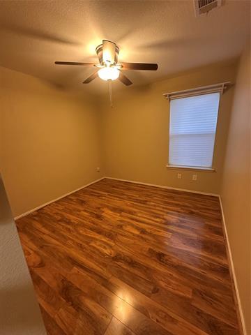 Building Photo - 809 Essex Dr