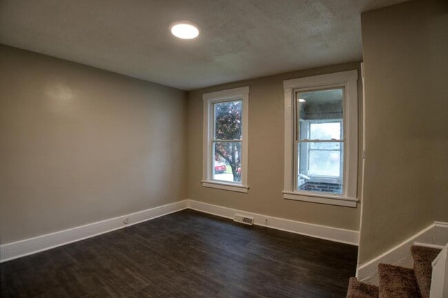 Building Photo - 4013 Bell St