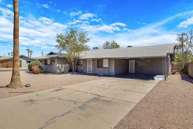 Building Photo - 5 Bedroom House Located in Tempe!