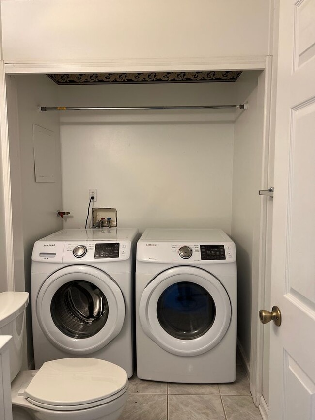 Building Photo - 102 Commons- COMING SOON