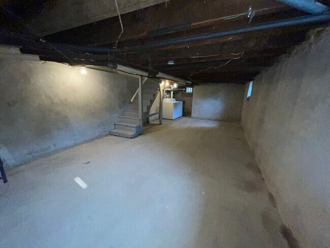 Building Photo - 143 N Highland Ave
