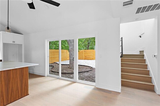 Building Photo - 2813 Prado St