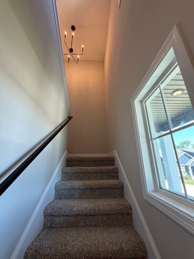 Building Photo - Exceptionally maintained, 3 bedroom home!
