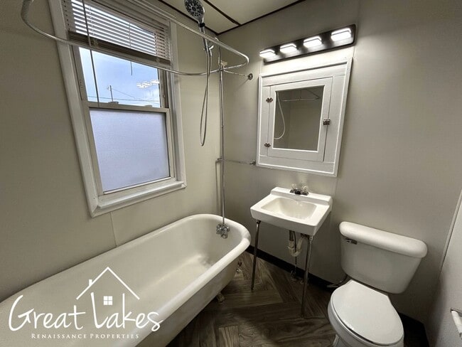 Building Photo - 3827 Trowbridge St