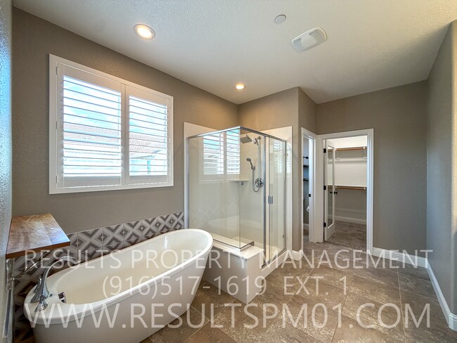 Building Photo - 1280 Goldenrod Way