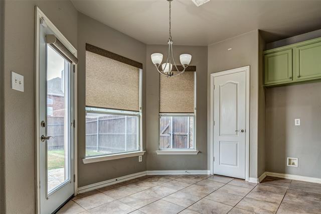 Building Photo - 916 Carlsbad Dr