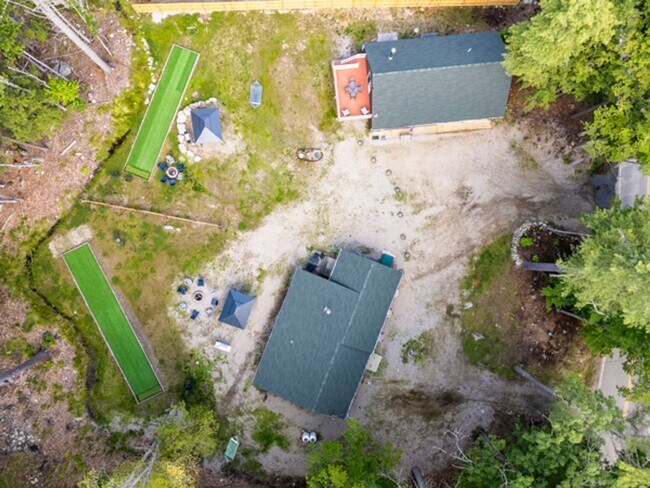 Building Photo - 429 Long Island Rd