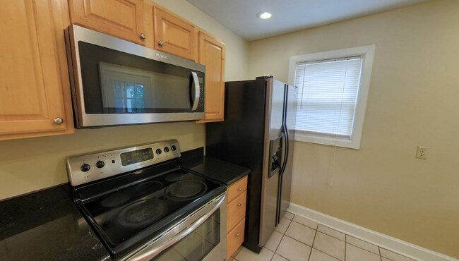 Building Photo - 129 E Tompkins St