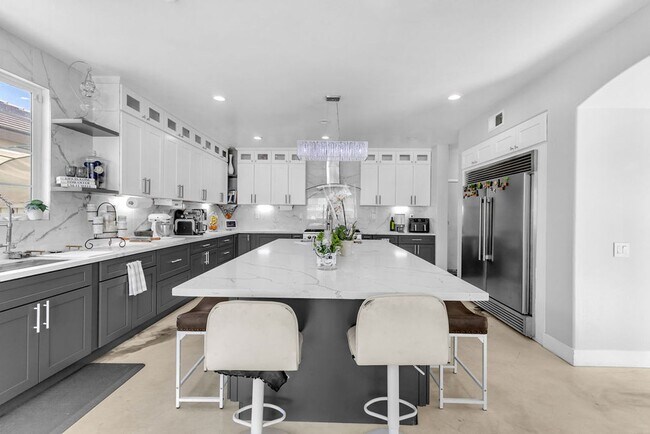 Building Photo - 469 Partridge Ln