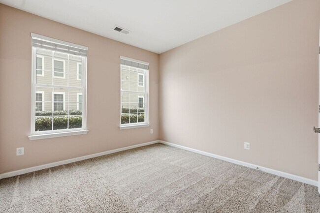 Building Photo - Welcome to your new home at The Villas at Eastgate!