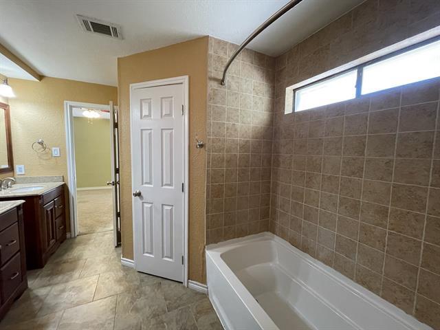 Building Photo - 5219 Stagetrail Dr