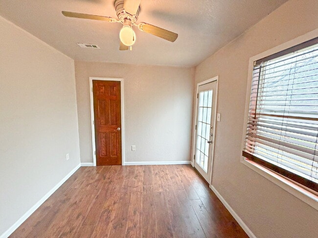 Building Photo - 817 Zachry Dr