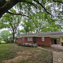 Building Photo - 3226 Dogwood Ln