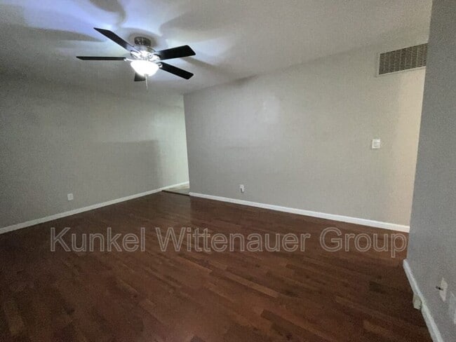 Building Photo - 801 W Nixon Dr